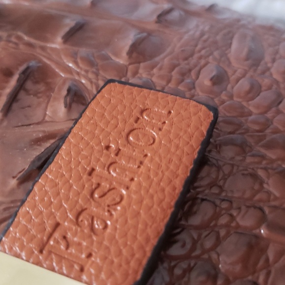 Alligator Style Leather Purse - Picture 4 of 16